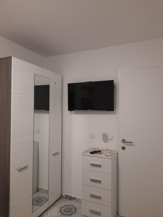 Apartments Donella Umag Exterior foto